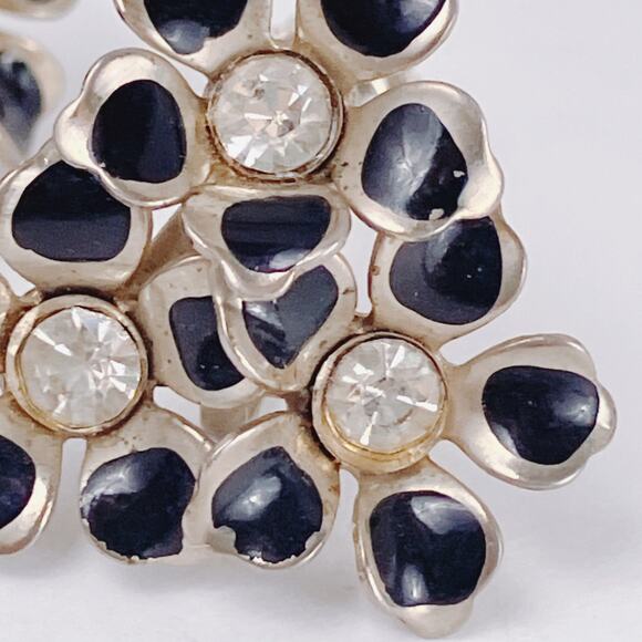 Vintage 1950s Black Enamel and Rhinestone Floral Cluster Screw Back Earrings - Picture 3 of 10